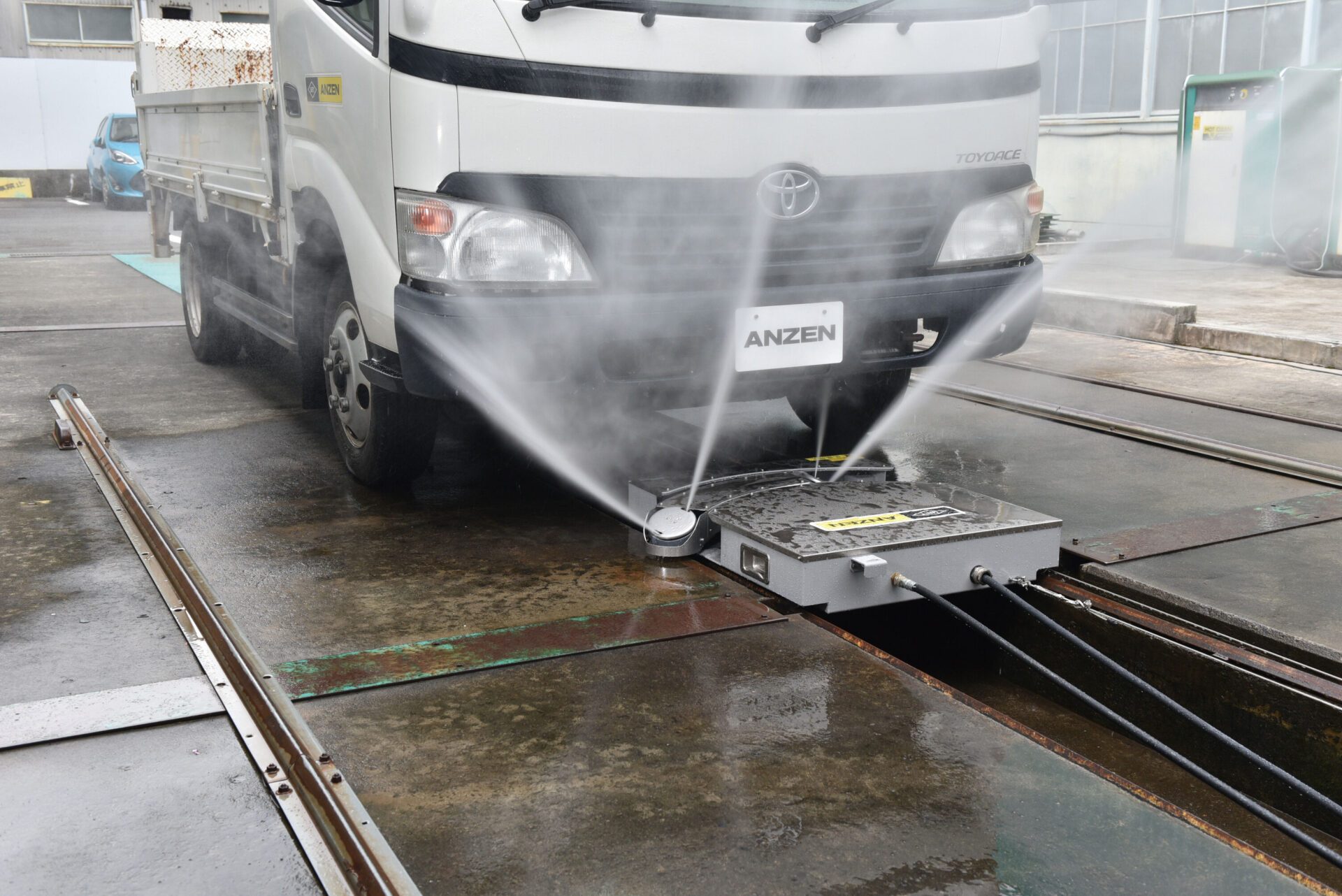 商品写真：自動下部洗浄システム ハイクロールワッシャー