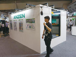 カーブでも円滑な移動を可能とする「アクロバット」