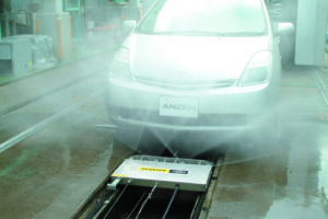 車両定置型 下部洗浄装置 ハイクロールウォッシャー